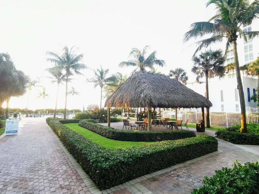 Luxury Stylish Oceanfront 2 Bedroom 2 Bathroom In Hollywood Fl Екстер'єр фото
