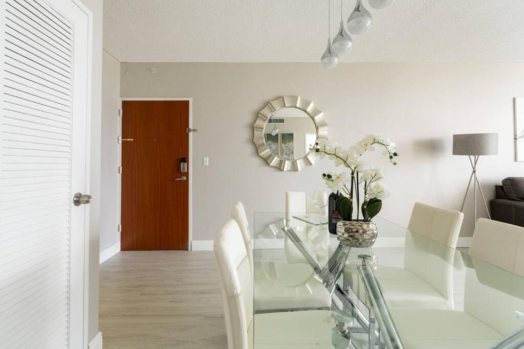 Luxury Stylish Oceanfront 2 Bedroom 2 Bathroom In Hollywood Fl Екстер'єр фото