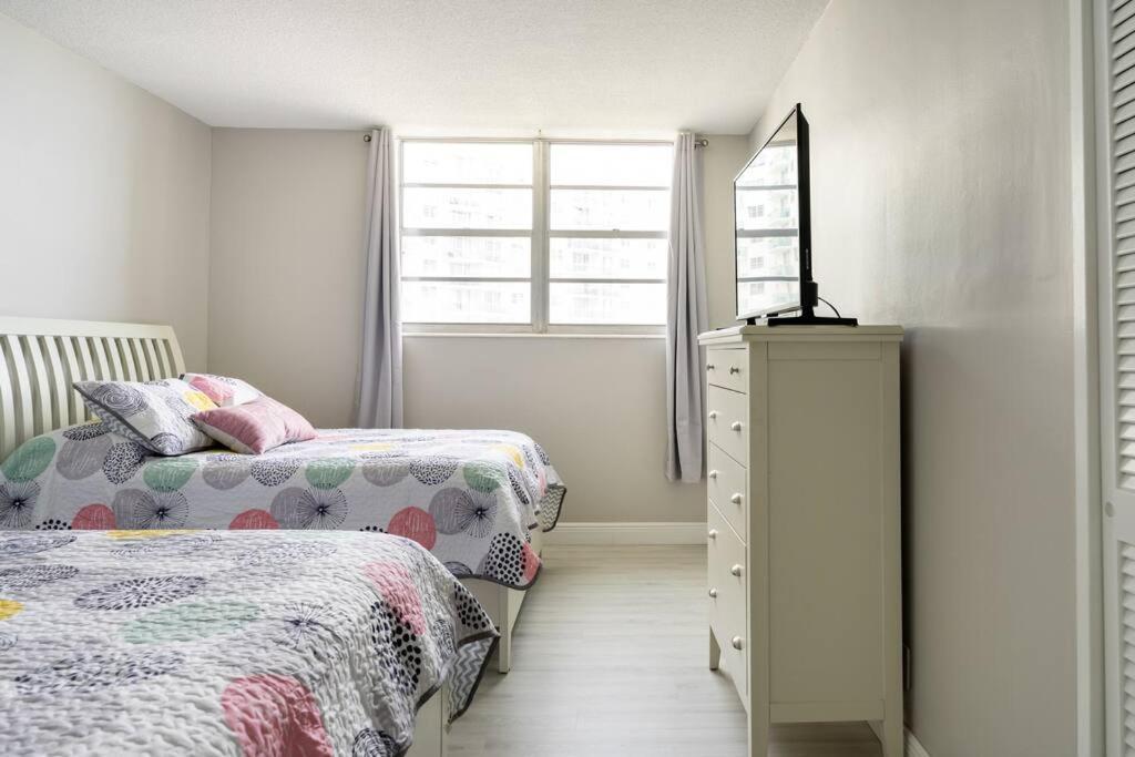 Luxury Stylish Oceanfront 2 Bedroom 2 Bathroom In Hollywood Fl Екстер'єр фото